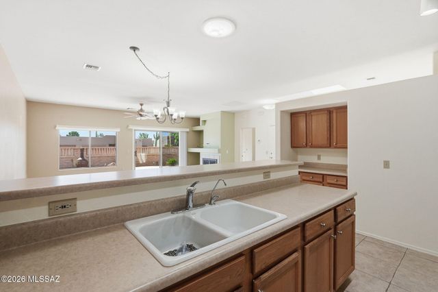 3617 S Paseo De Los Nardos, Green Valley, AZ 85614