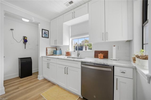 403 Harbour Pt Apt 203, Virginia Beach, VA 23451