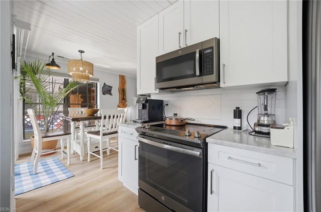 403 Harbour Pt Apt 203, Virginia Beach, VA 23451