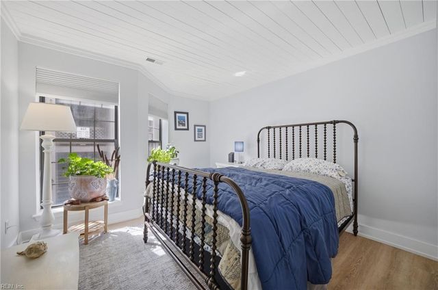 403 Harbour Pt Apt 203, Virginia Beach, VA 23451