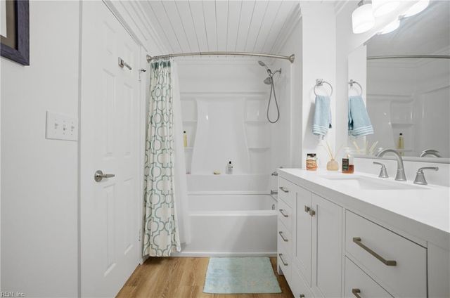 403 Harbour Pt Apt 203, Virginia Beach, VA 23451