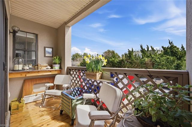 403 Harbour Pt Apt 203, Virginia Beach, VA 23451