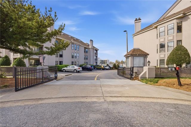 403 Harbour Pt Apt 203, Virginia Beach, VA 23451