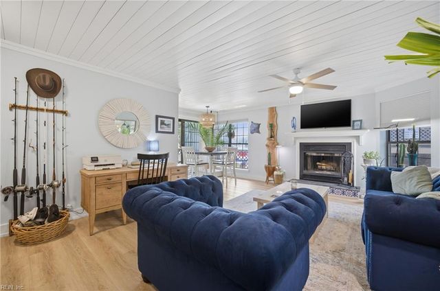 403 Harbour Pt Apt 203, Virginia Beach, VA 23451