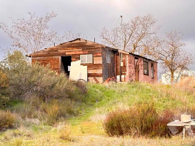 1030 Harris Ranch Rd., Potrero, CA 91963