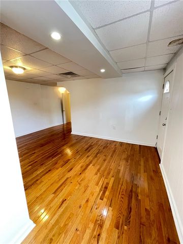 318 Saline St 2, Greenfield, PA 15207