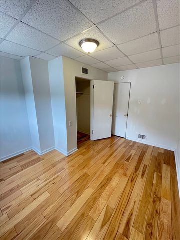 318 Saline St 2, Greenfield, PA 15207