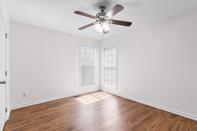 970 Granite Trl, Adams, TN 37010