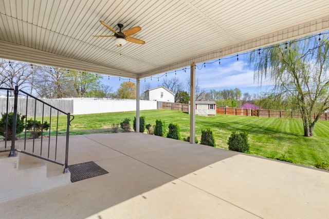 970 Granite Trl, Adams, TN 37010