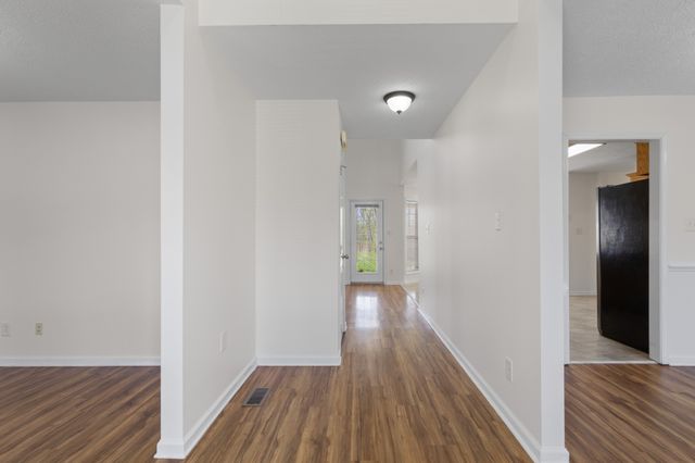 970 Granite Trl, Adams, TN 37010