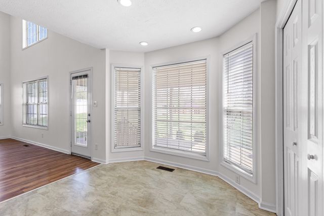 970 Granite Trl, Adams, TN 37010