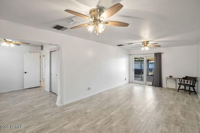 3838 W FLYNN Lane, Phoenix, AZ 85019