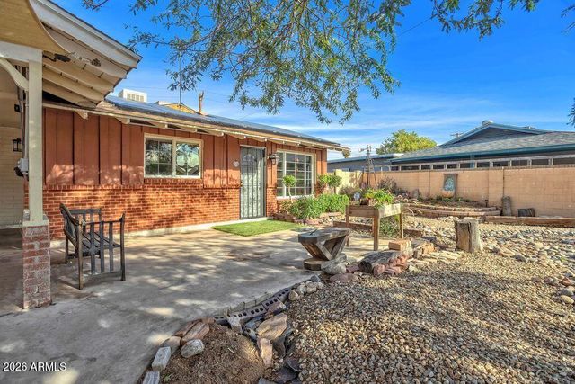 3838 W FLYNN Lane, Phoenix, AZ 85019