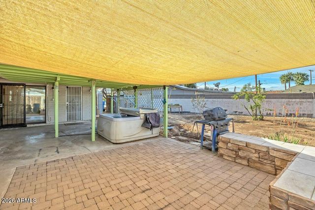 3838 W FLYNN Lane, Phoenix, AZ 85019