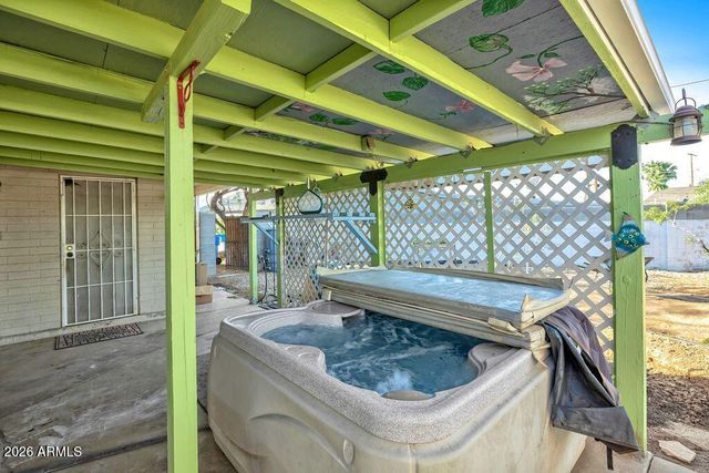 3838 W FLYNN Lane, Phoenix, AZ 85019