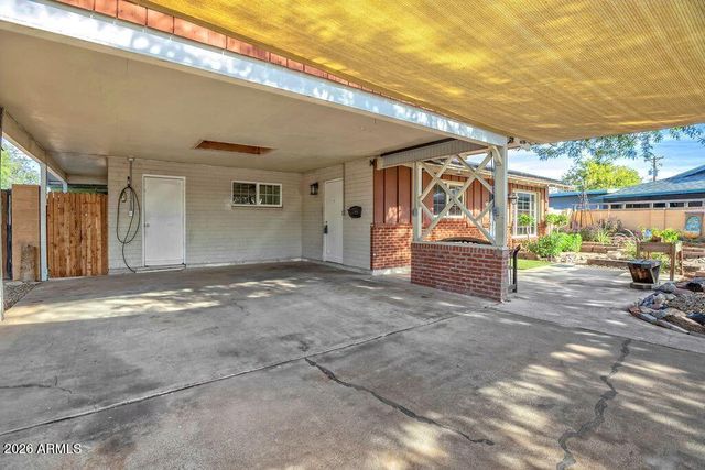 3838 W FLYNN Lane, Phoenix, AZ 85019