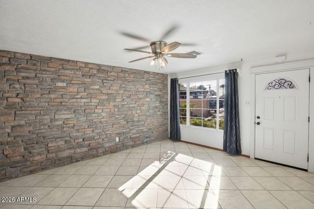 3838 W FLYNN Lane, Phoenix, AZ 85019