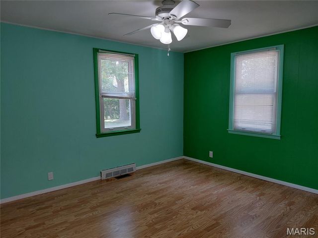 25 W Oak Street, Mascoutah, IL 62258