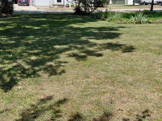 25 W Oak Street, Mascoutah, IL 62258