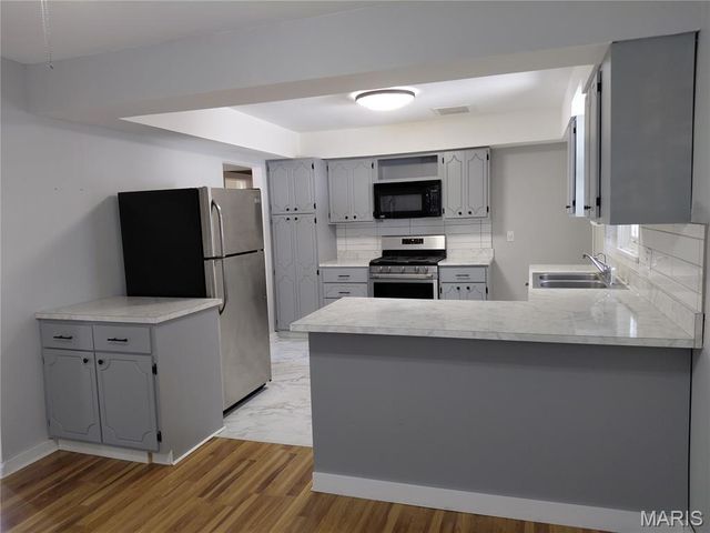 25 W Oak Street, Mascoutah, IL 62258