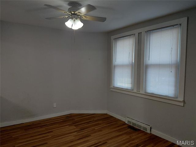 25 W Oak Street, Mascoutah, IL 62258