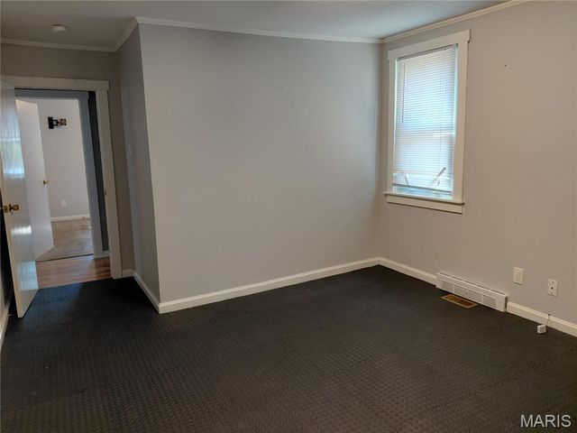 25 W Oak Street, Mascoutah, IL 62258