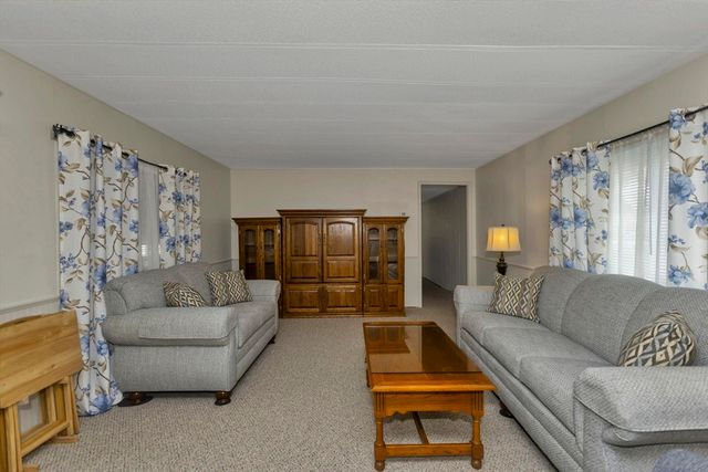 32 Puffin Drive, Chicopee, MA 01020