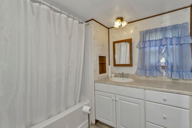 32 Puffin Drive, Chicopee, MA 01020