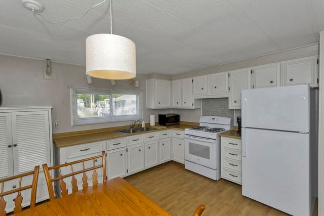 32 Puffin Drive, Chicopee, MA 01020