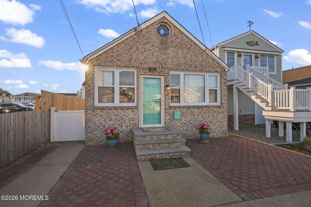 211 Ocean Avenue, Point Pleasant Beach, NJ 08742