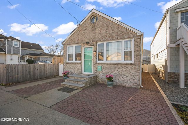 211 Ocean Avenue, Point Pleasant Beach, NJ 08742