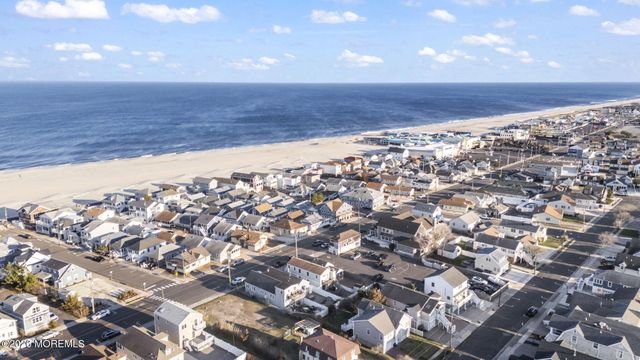 211 Ocean Avenue, Point Pleasant Beach, NJ 08742