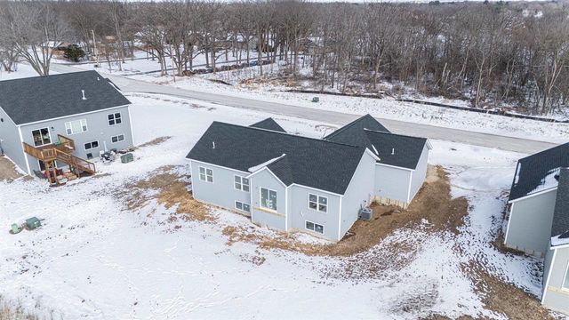 2390 Pow Wow Trail, Beloit, WI 53511