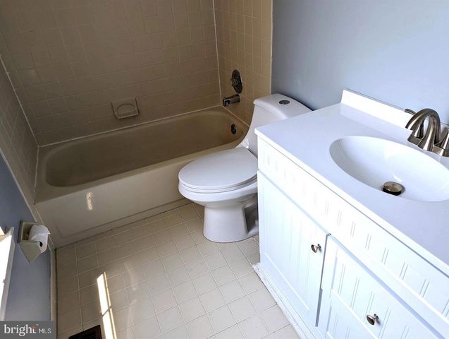 215 SEQUOIA DR, Newtown, PA 18940
