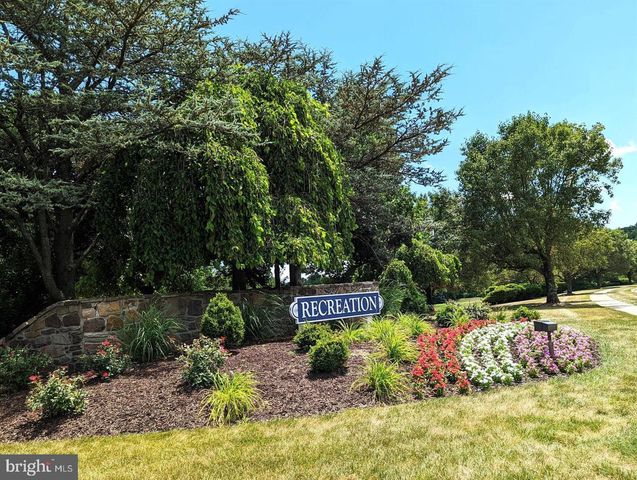 215 SEQUOIA DR, Newtown, PA 18940
