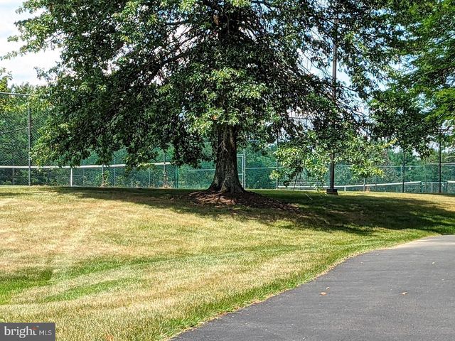 215 SEQUOIA DR, Newtown, PA 18940