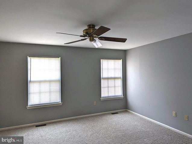 215 SEQUOIA DR, Newtown, PA 18940