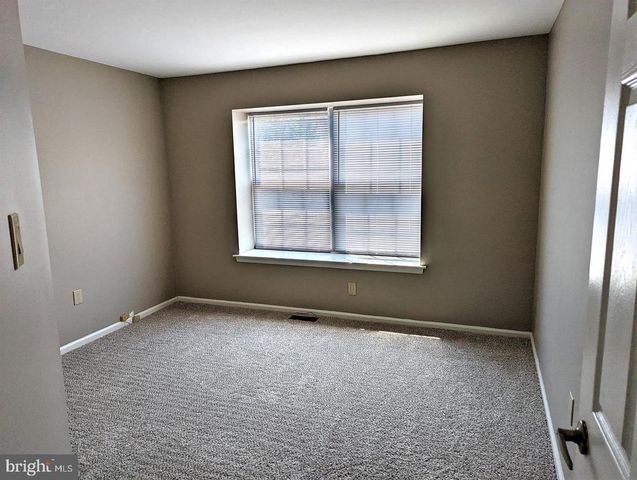 215 SEQUOIA DR, Newtown, PA 18940