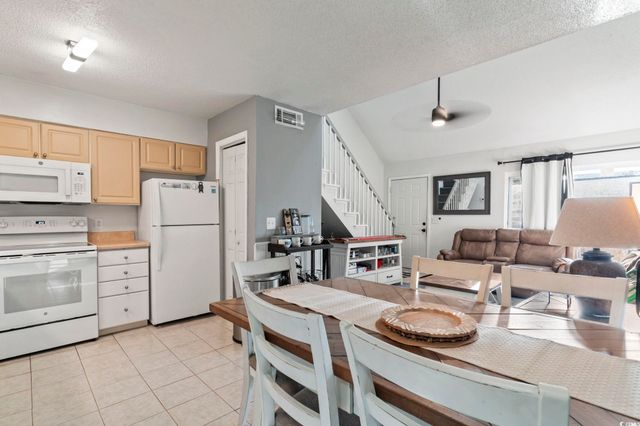 421 Cambridge Cir Apt F7, Murrells Inlet, SC 29576