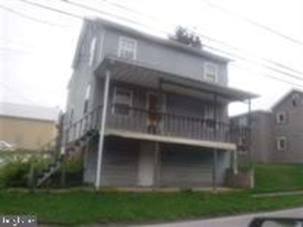 9 MAPLE ST, Gettysburg, PA 17325