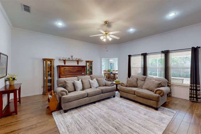 1057 Springwood Drive, Saginaw, TX 76179