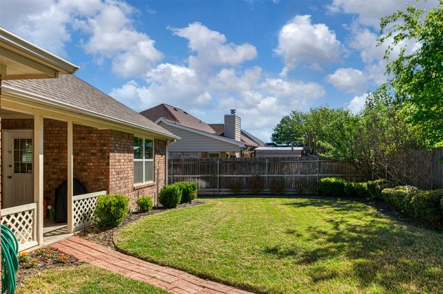 1057 Springwood Drive, Saginaw, TX 76179