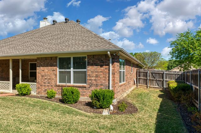 1057 Springwood Drive, Saginaw, TX 76179
