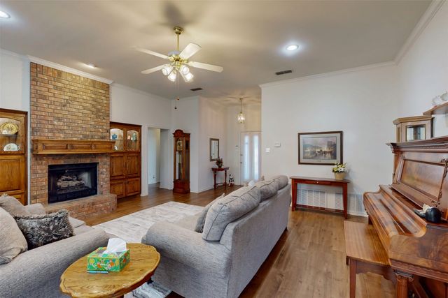 1057 Springwood Drive, Saginaw, TX 76179