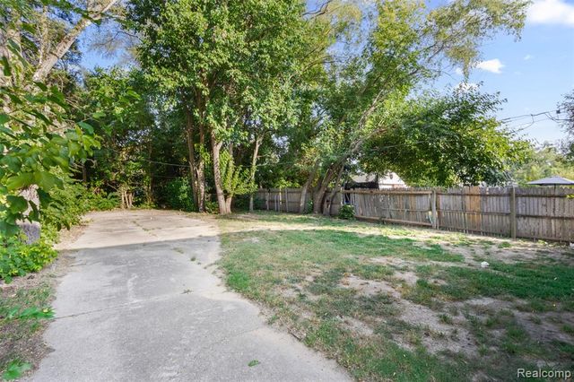 16166 Lauder Street, Detroit, MI 48235