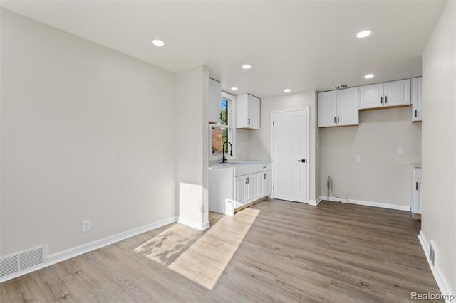 16166 Lauder Street, Detroit, MI 48235