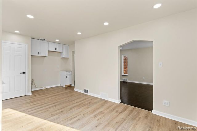 16166 Lauder Street, Detroit, MI 48235