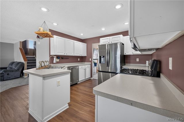 28 Apple Blossom Boulevard, Lancaster, NY 14086