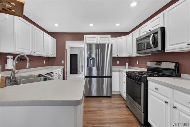 28 Apple Blossom Boulevard, Lancaster, NY 14086