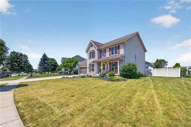 28 Apple Blossom Boulevard, Lancaster, NY 14086